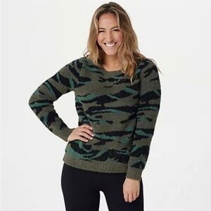Barefoot Dreams CozyChic Seaside Crew Neck Pullover - Green Camo Small NWT
